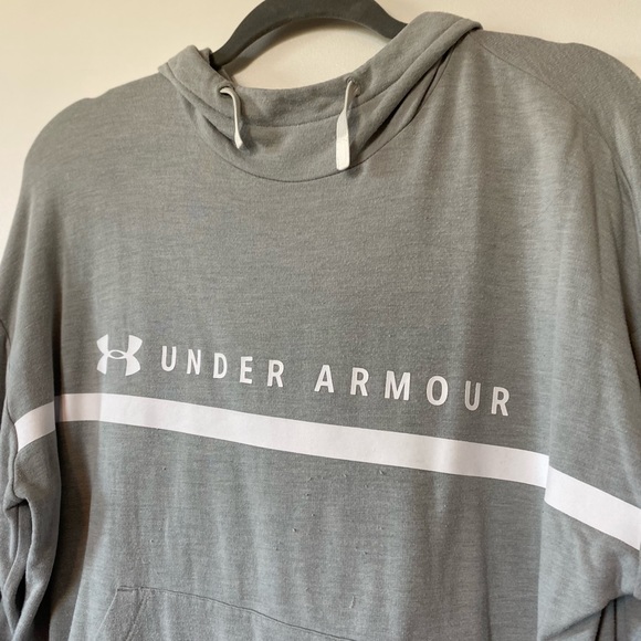 Under Armour hooded sweatshirt size women’s small - Picture 3 of 4